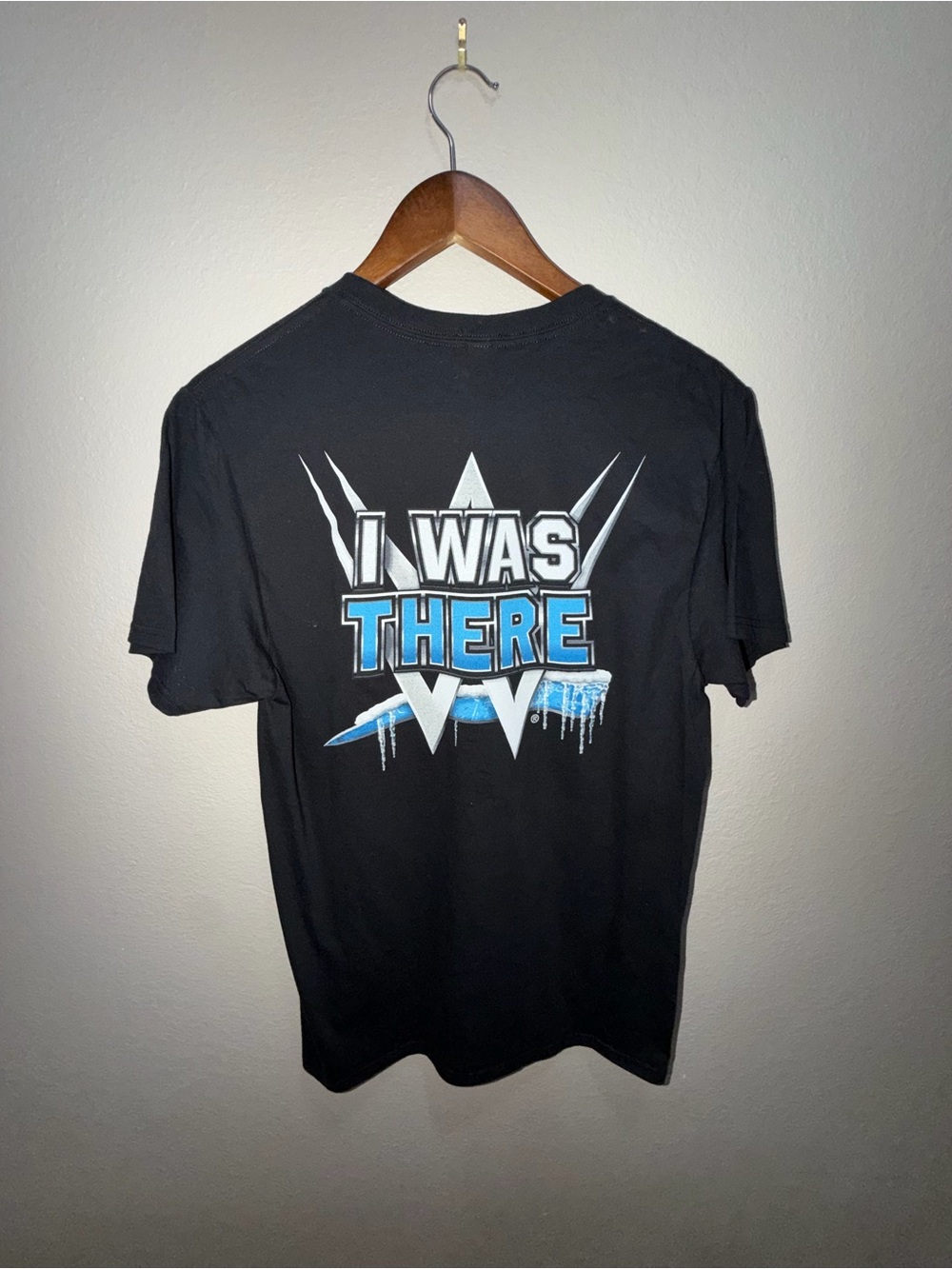 WWE Roster Official Merch Tee - Picture 3 of 4